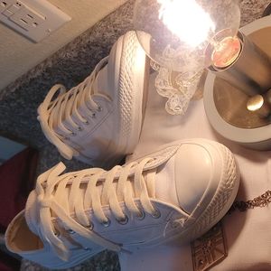 Converse all-stars white leather low top 8 1/2